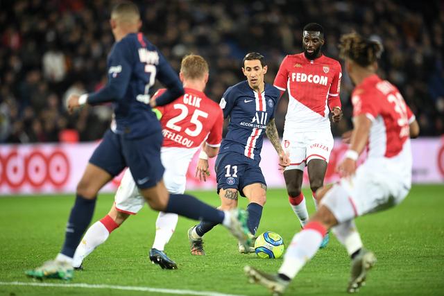 破案了，施罗德想打的湖人球员是谁？名记：超巨，在走廊差点被打