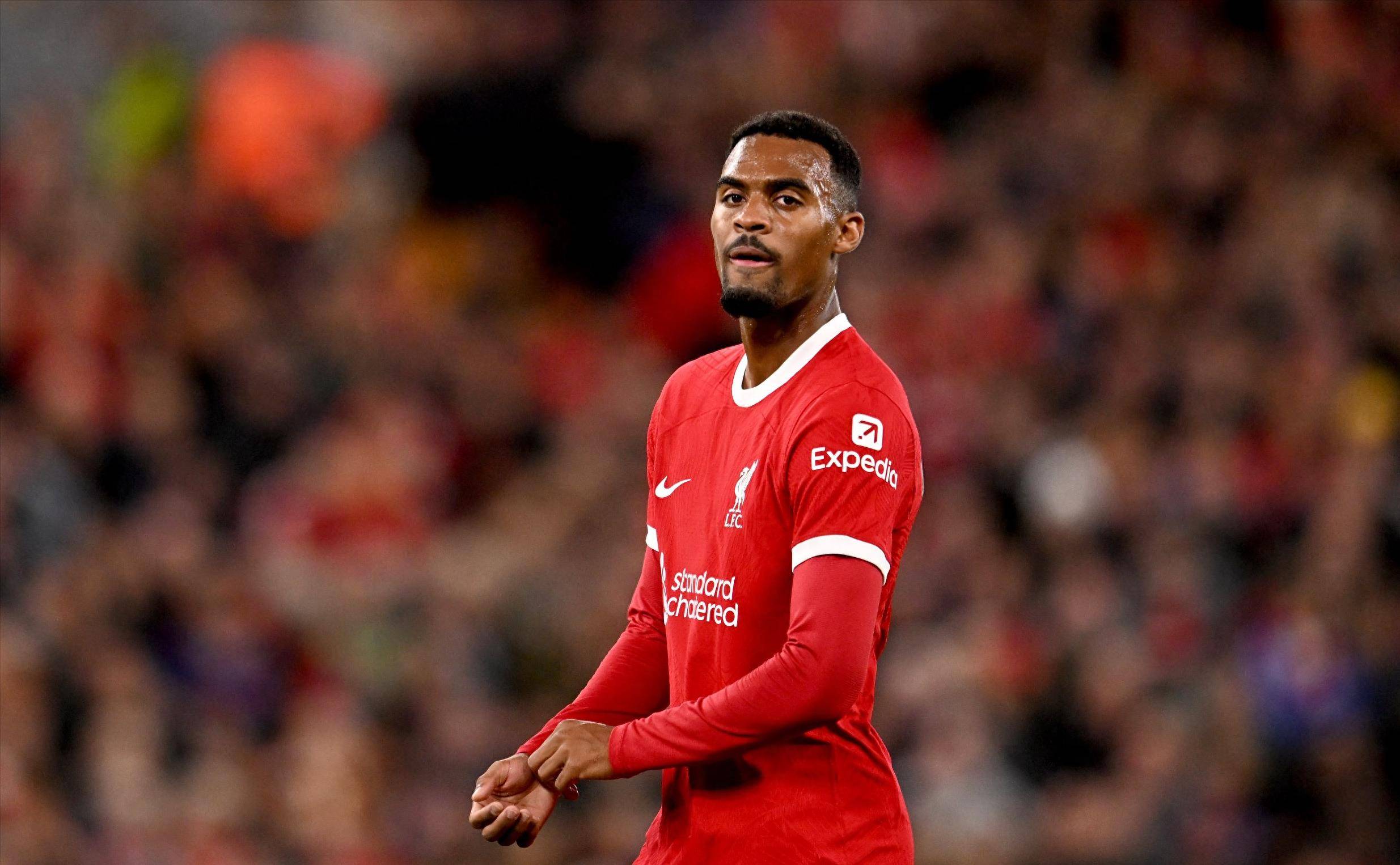 JDG首秀被零封，队友都在C，只有无畏在梦游，买来AG四人都带不动！