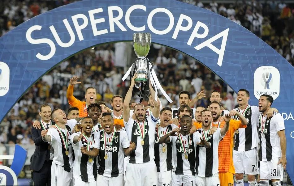 《我独自升级》推出免费DLC！天宫美玲喜迎节庆时装